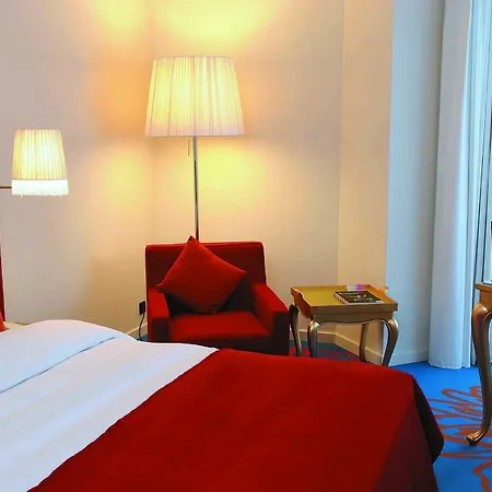 Radisson Red Brussels 4* Иксель