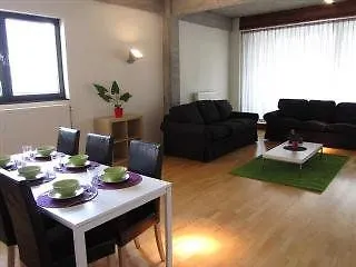Lond Apartment *