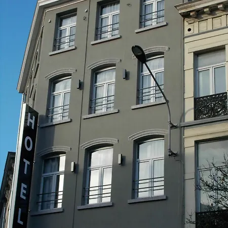 Urban Centre Hostal *