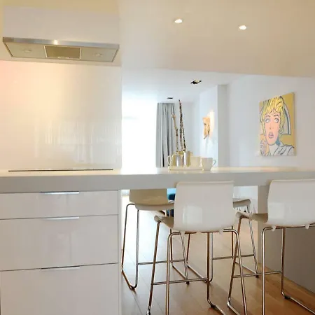 Minimalistic In Premium Location Bruxelas