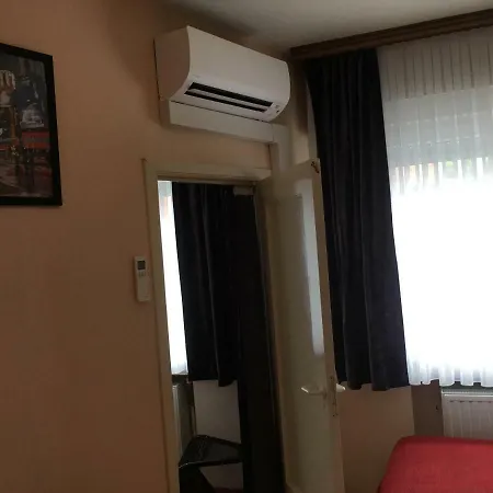 One-bedroom Near Atomium Apartment Brüssel