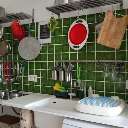 Mia's Flat Bed & Breakfast Brussels