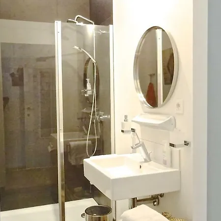 Mia's Flat Bed & Breakfast Brussels