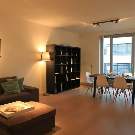 Apartment Spacious Design In