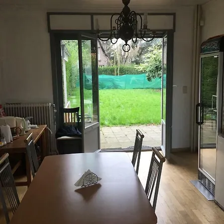 Gasthuis George House 2*