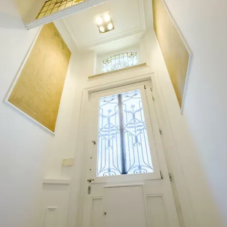 1bd With Garden Brugmann Area Apartman