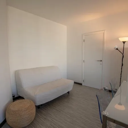Апартаменты Woluwe Near Ucl-2 Bedrooms Max 4 Guests *