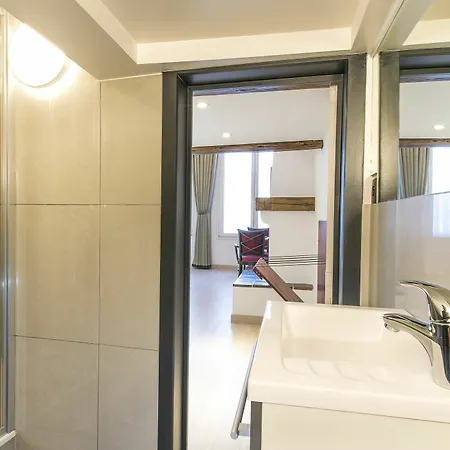 Agora Grand Place 3* Брюссель