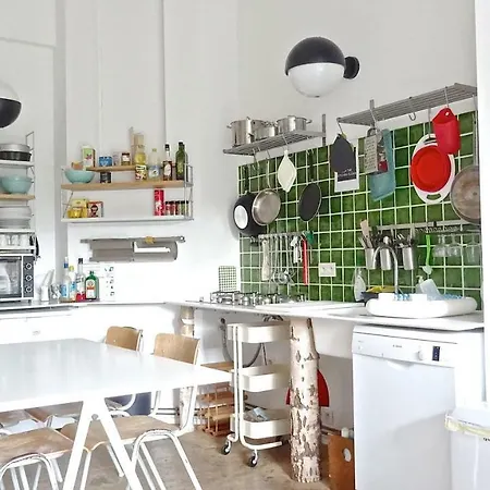 Mia's Flat Bed & Breakfast