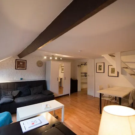 Ines Pires Bohemian Apartman *