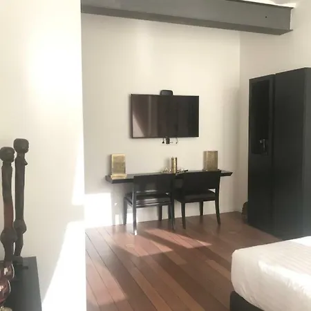 Les Lofts D'artistes Maison d'hôtes 3*