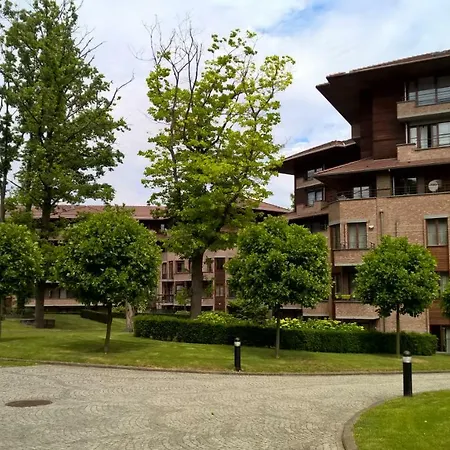 Luxury Studio In Queen's Park Residences Apartman *