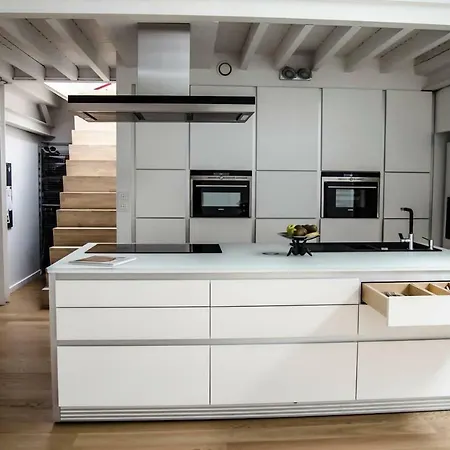 Ultra Luxurious Loft 220m2 Centre With Jacuzzi