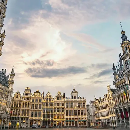 @grand Place, 80m Modern & Cozy شقة بروكسل