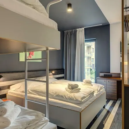 Meininger Gare Du Midi Hotel 3*