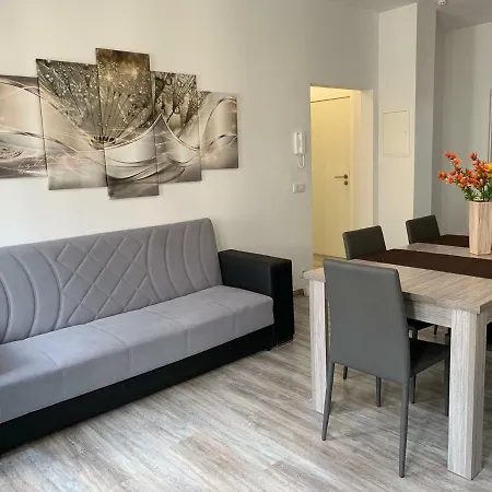 Modern Second Floor Apartamento *