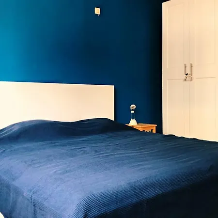 Apartment Renovated One Bedroom Schuman Area
