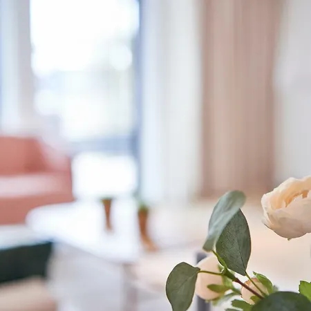 Bright & Modern - Minutes Away From Grand Place