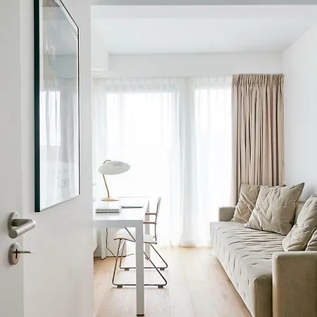 Bright & Modern - Minutes Away From Grand Place