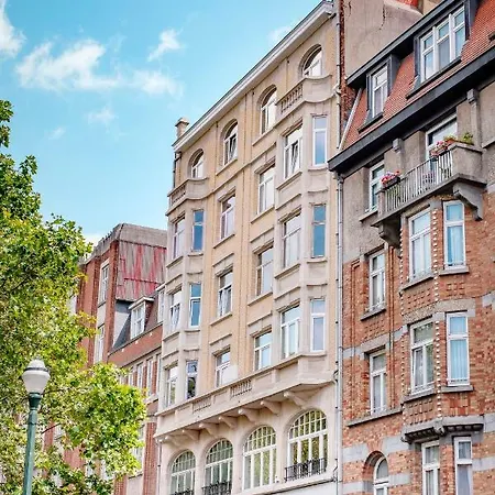 Brand New In A Master's House In Downtown *