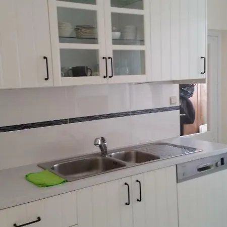 Apartman Refait A Neuf Dans Le Quartier Europeen De *