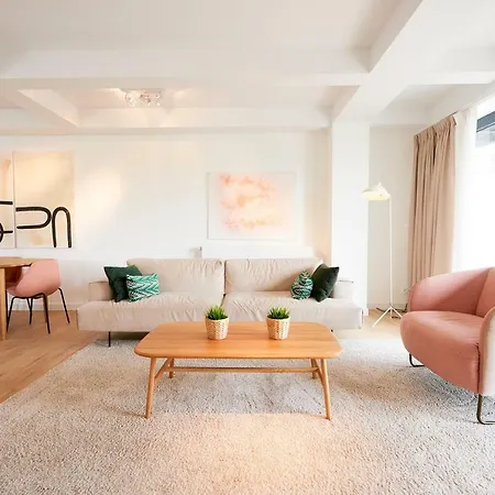Bright & Modern - Minutes Away From Grand Place