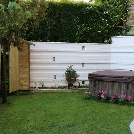 Cosy With Garden *
