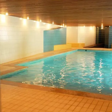 Green - Heated Pool Brüsszel