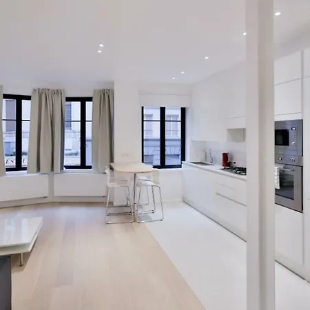 Superb Modern In The Hearth Of Apartamento *
