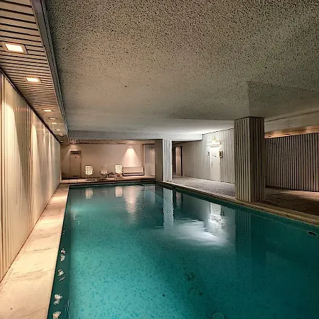Cosy Avec Piscine Апартаменты *