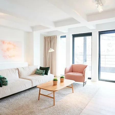 شقة Bright & Modern - Minutes Away From Grand Place