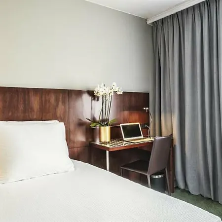 Отель Nh Eu Berlaymont 4*