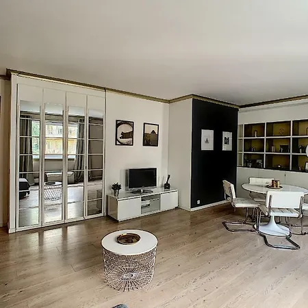 Cosy Avec Piscine Apartman