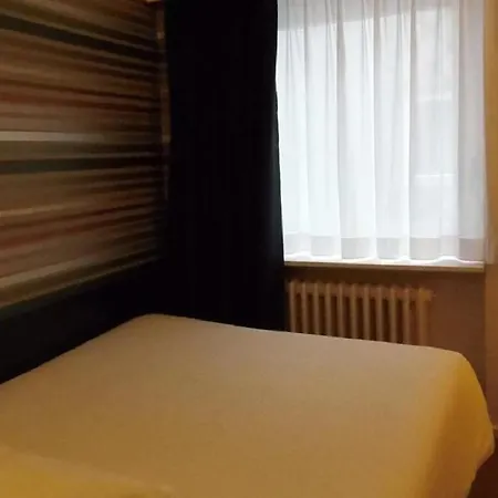 Hotell Queen Anne 3*
