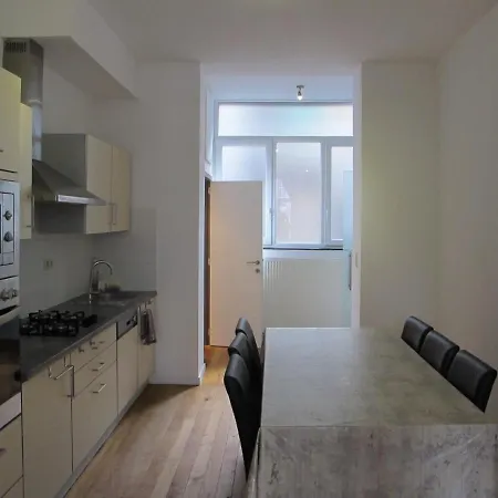 Tour & Taxis 3 Apartment *