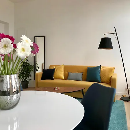 Happy House Apartment *