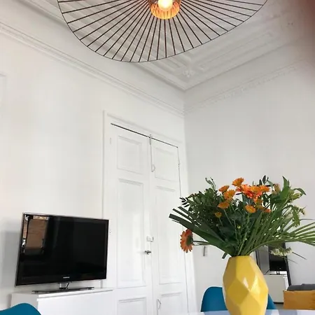 Happy House *