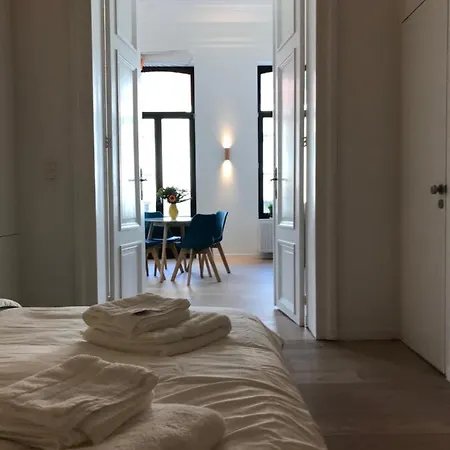Happy House