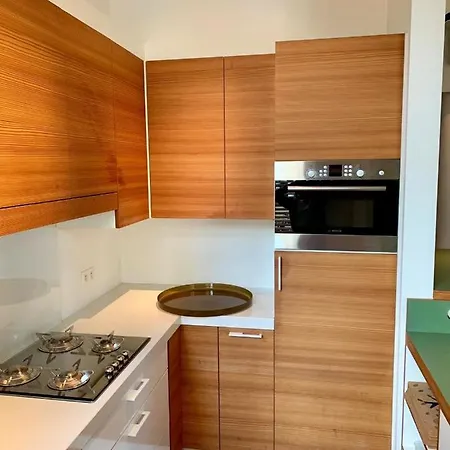 Elegant Et Authentique Dans Quartier Trendy Apartment
