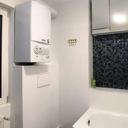 شقة One Bedroom Apartment, City Center