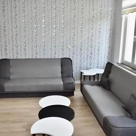 Chalereux 2: Close To Gare Du Midi Апартаменты