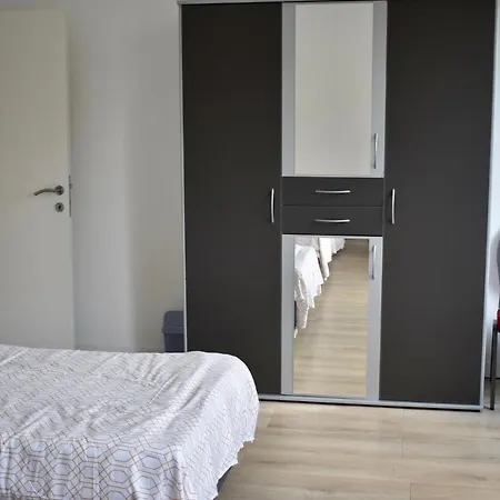 Chalereux 2: Close To Gare Du Midi Апартаменты *
