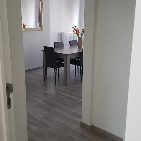 Apartment Modern Second Floor *