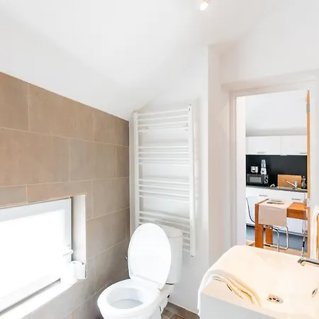 公寓 Convenient In The European Quarter