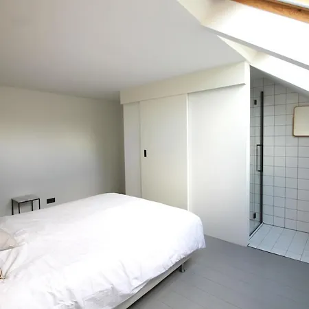 Canopee Guesthouse Bed & Breakfast