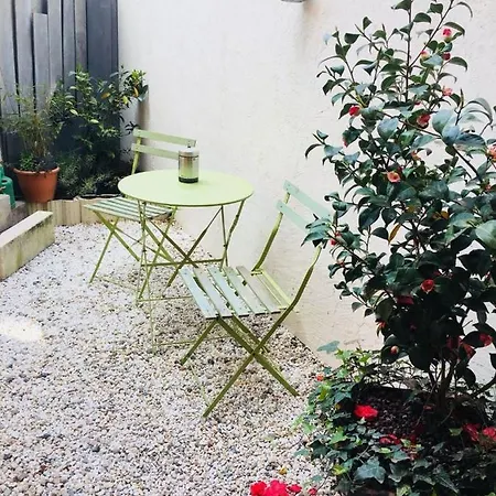 Studio Cosy Avec Cour Apartment