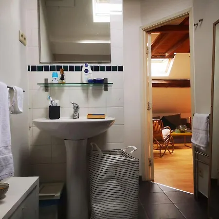 Cosy-design-central-hip Apartment *