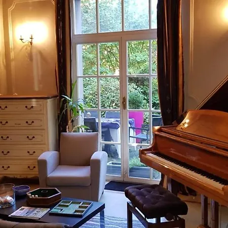Bed & Breakfast Les Grands Arbres Brussels