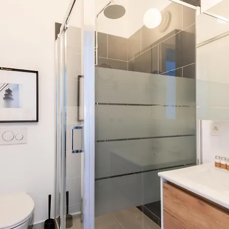 מלון דירות Newton Boutique Residences - Eu Area 4*