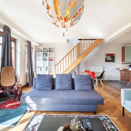 Apartment Picturesque & Bright 2 Floor With A View